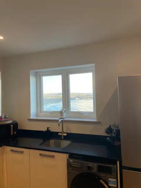 Spectacular 2 Bedroom Balcony Sea View Flat Скарборо Экстерьер фото