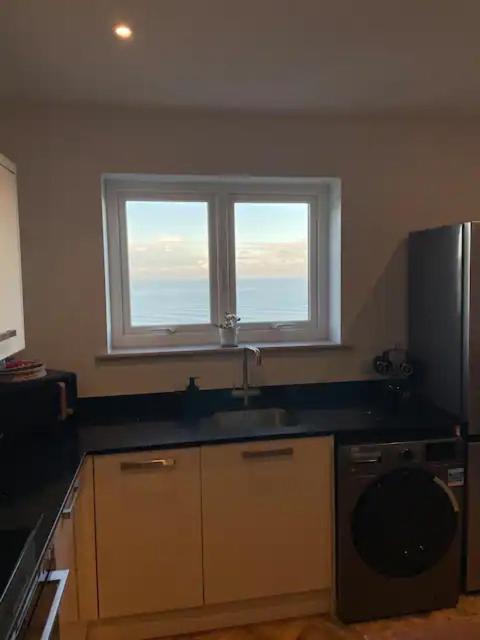 Spectacular 2 Bedroom Balcony Sea View Flat Скарборо Экстерьер фото