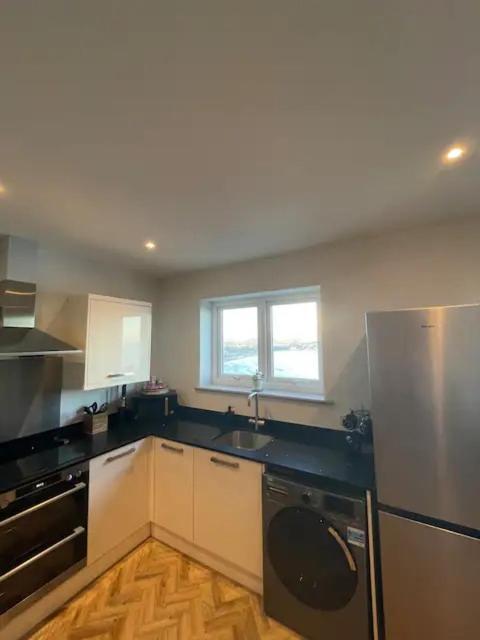 Spectacular 2 Bedroom Balcony Sea View Flat Скарборо Экстерьер фото