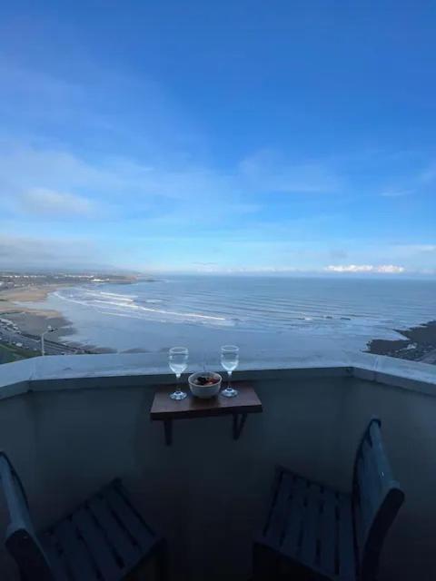 Spectacular 2 Bedroom Balcony Sea View Flat Скарборо Экстерьер фото